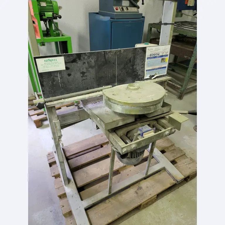 Sale of a complete warehouse of machinery for the glass industry in Spain-1