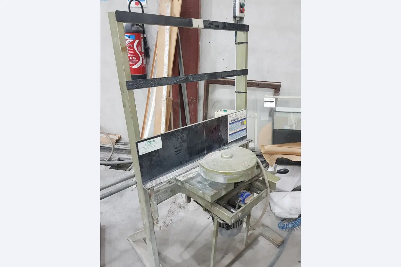 Sale of a complete warehouse of machinery for the glass industry in Spain-3