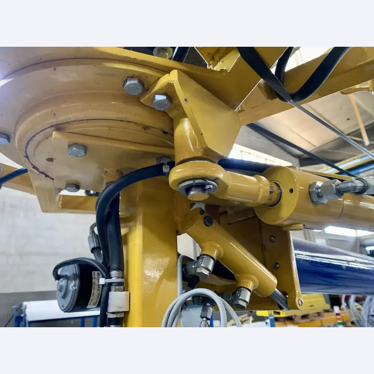 Sale of a complete warehouse of machinery for the glass industry in Spain-12