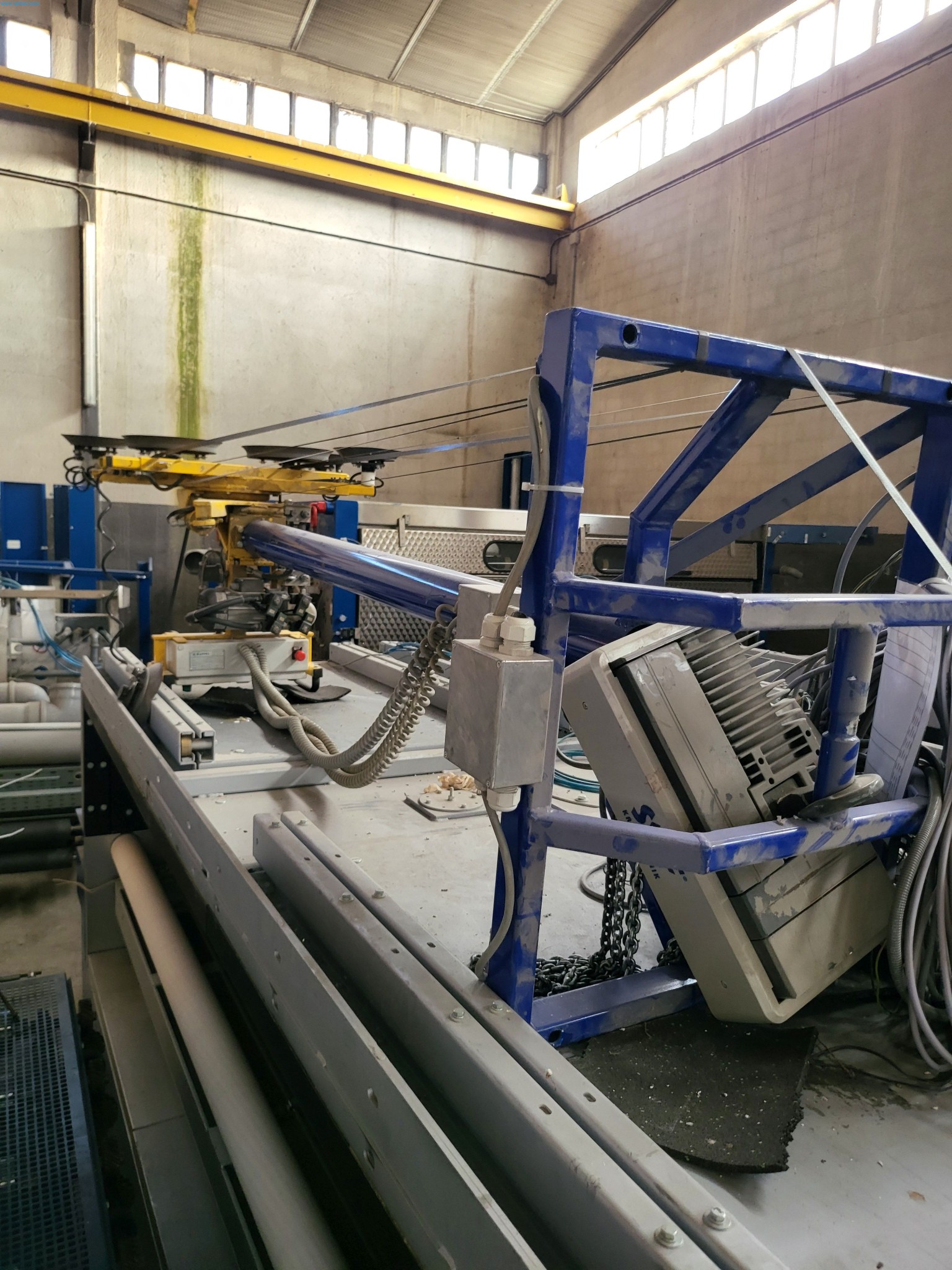 Sale of a complete warehouse of machinery for the glass industry in Spain-2