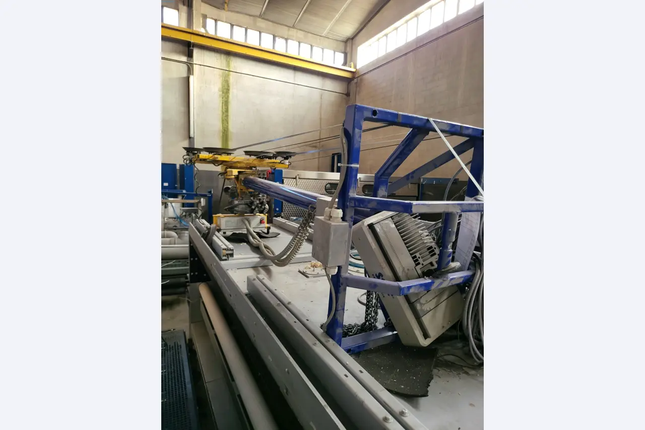 Sale of a complete warehouse of machinery for the glass industry in Spain-2