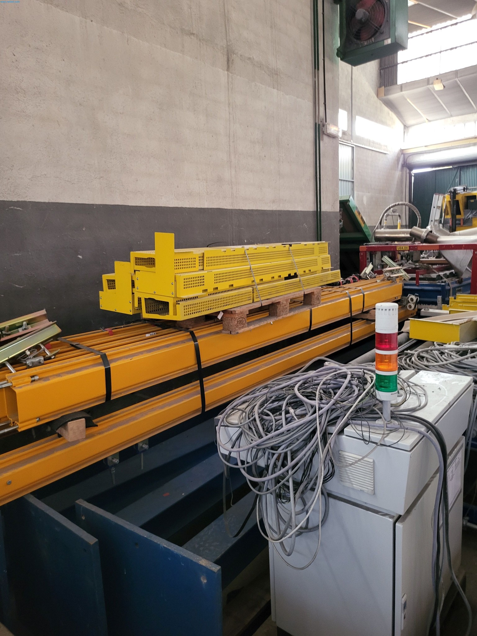 Sale of a complete warehouse of machinery for the glass industry in Spain-4