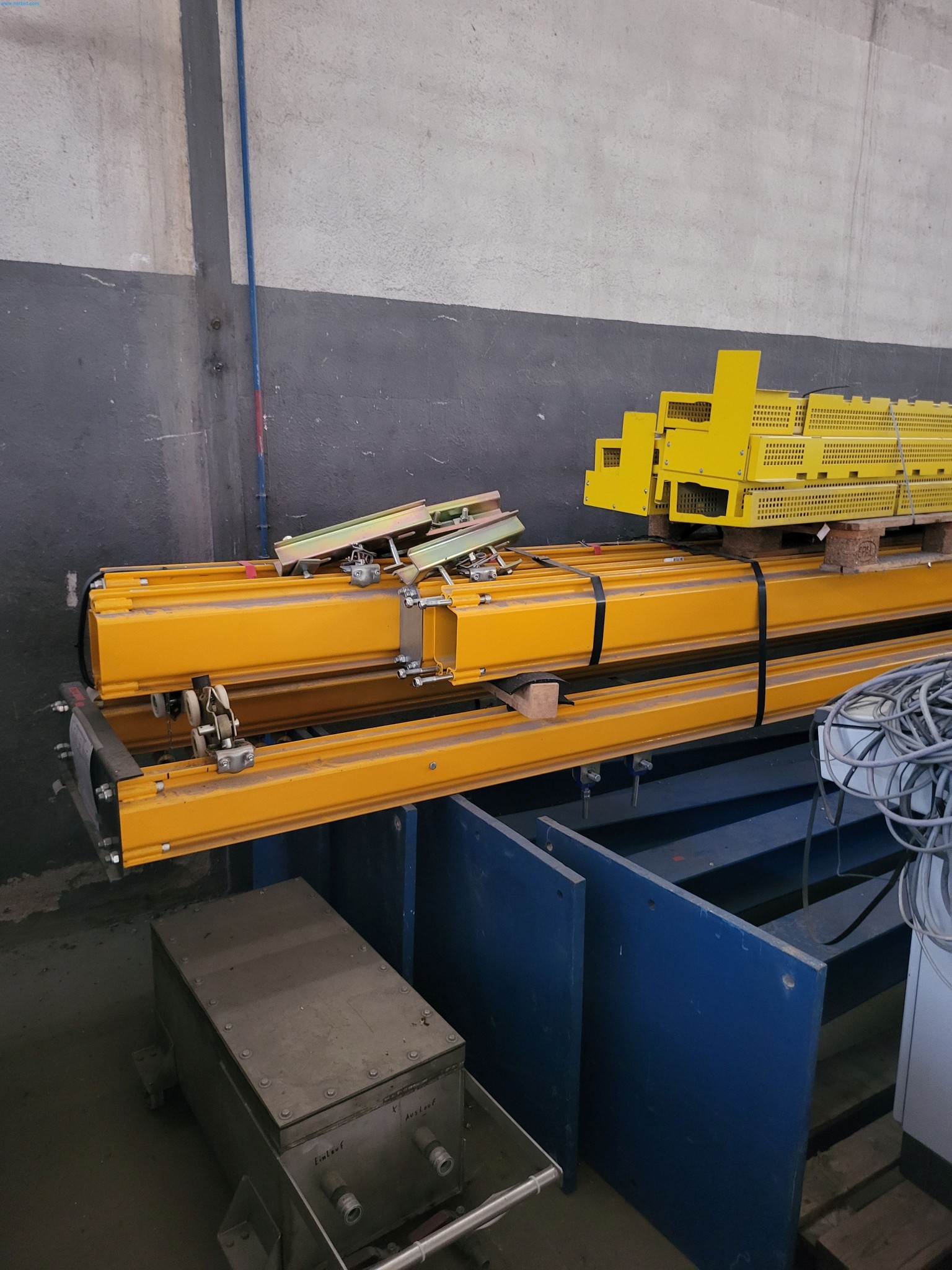 Sale of a complete warehouse of machinery for the glass industry in Spain-5