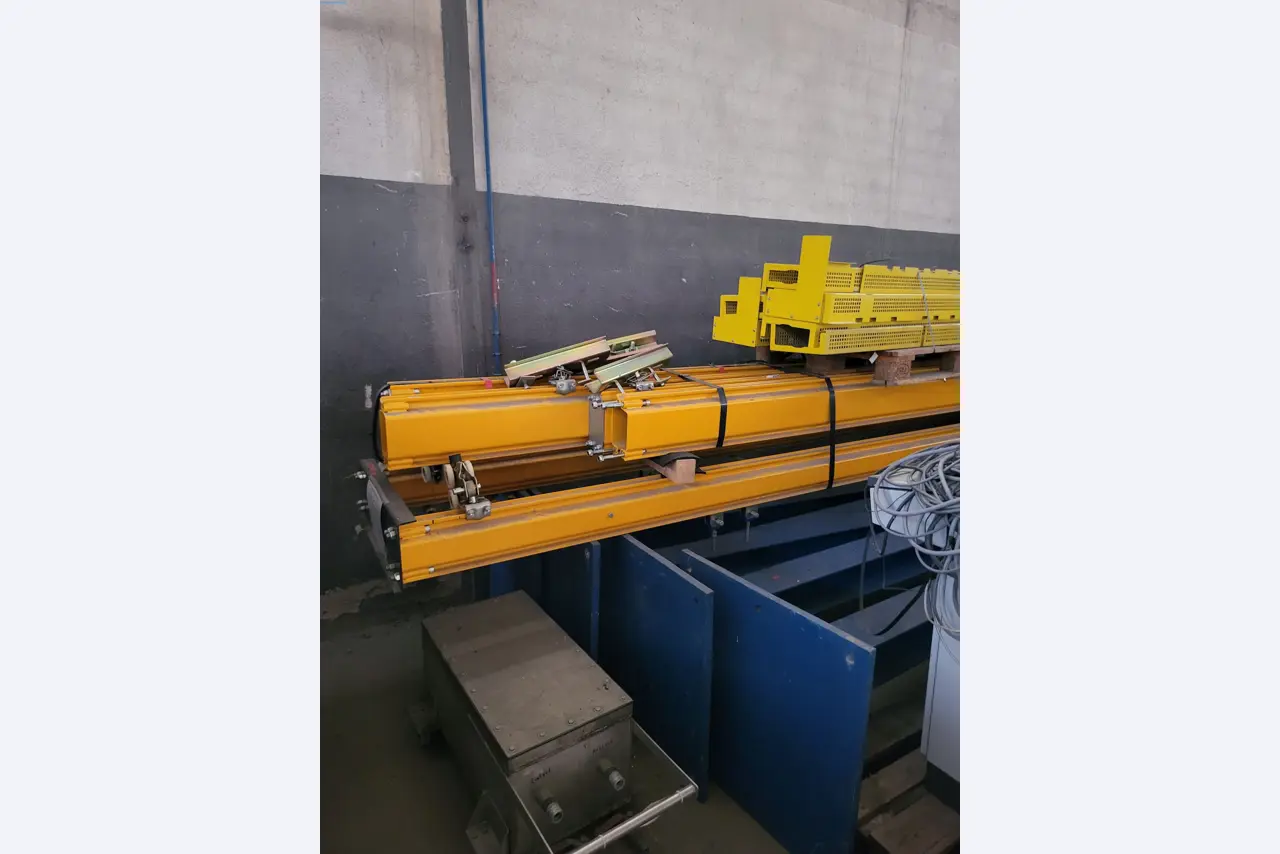 Sale of a complete warehouse of machinery for the glass industry in Spain-5