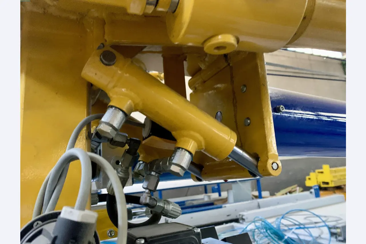 Sale of a complete warehouse of machinery for the glass industry in Spain-9