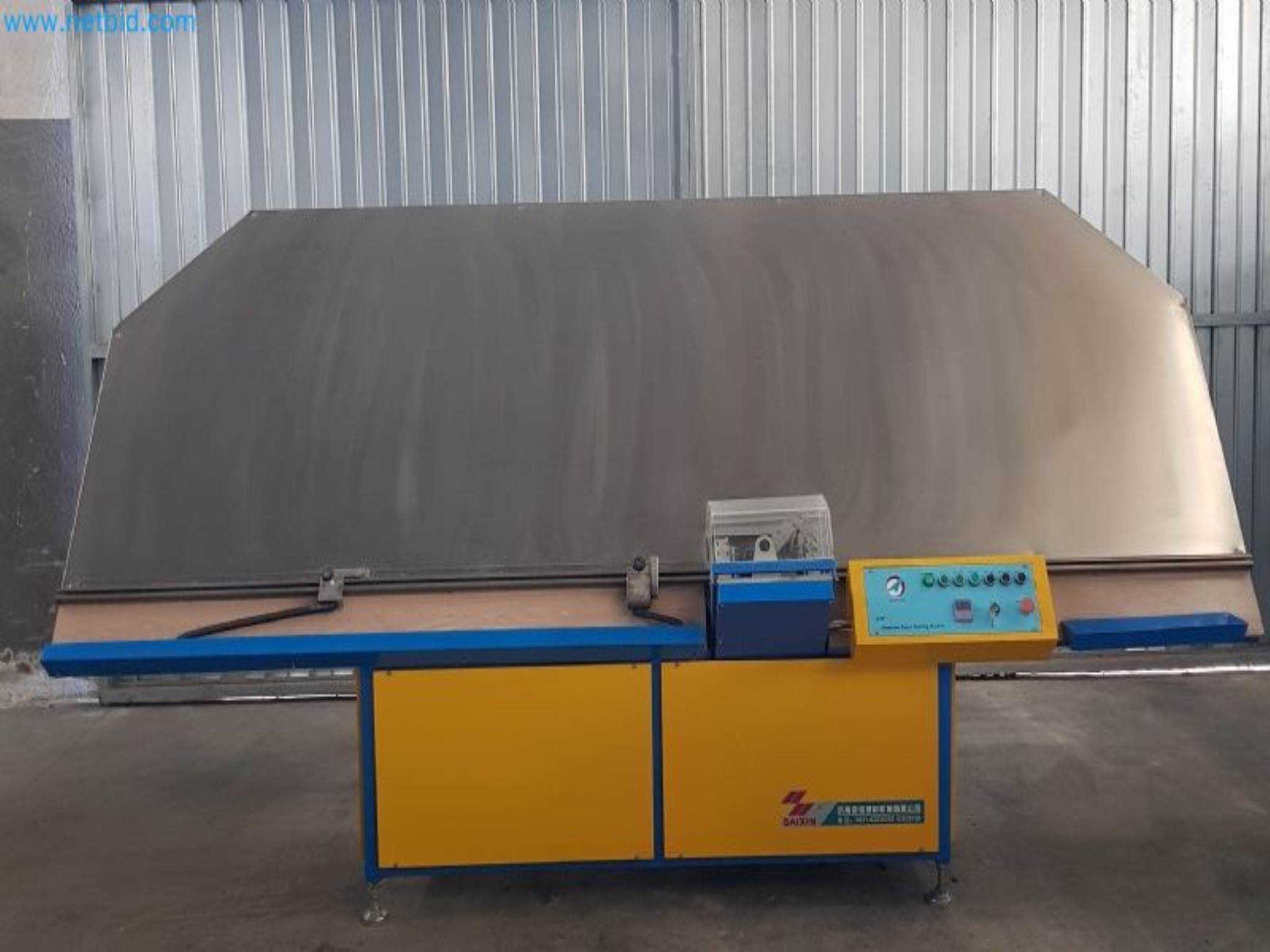 Sale of a complete warehouse of machinery for the glass industry in Spain-3