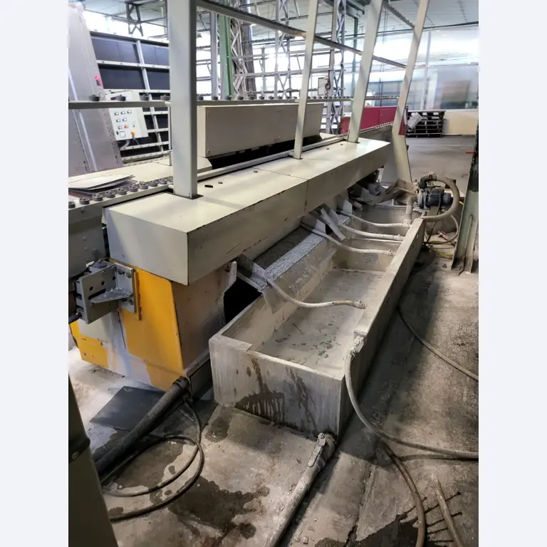 Sale of a complete warehouse of machinery for the glass industry in Spain-11