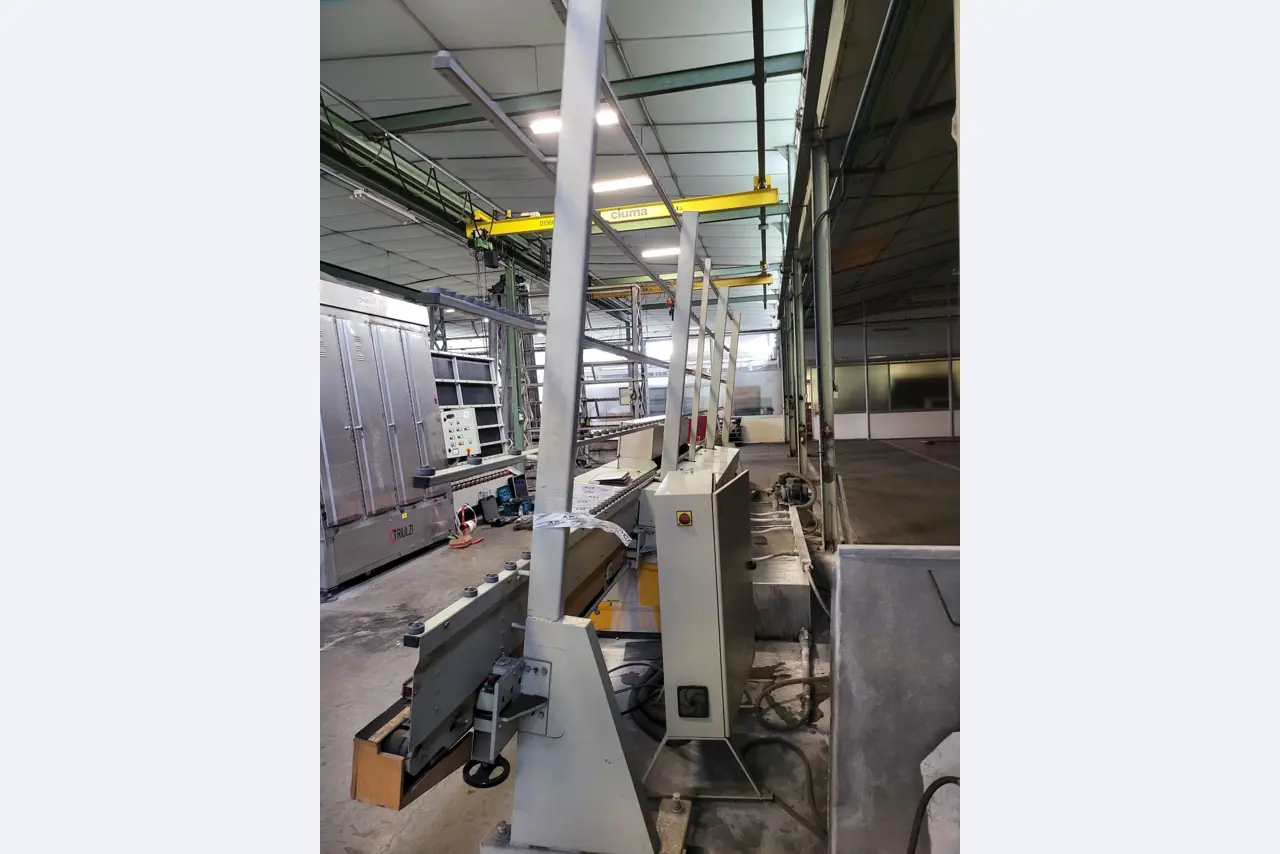 Sale of a complete warehouse of machinery for the glass industry in Spain-12