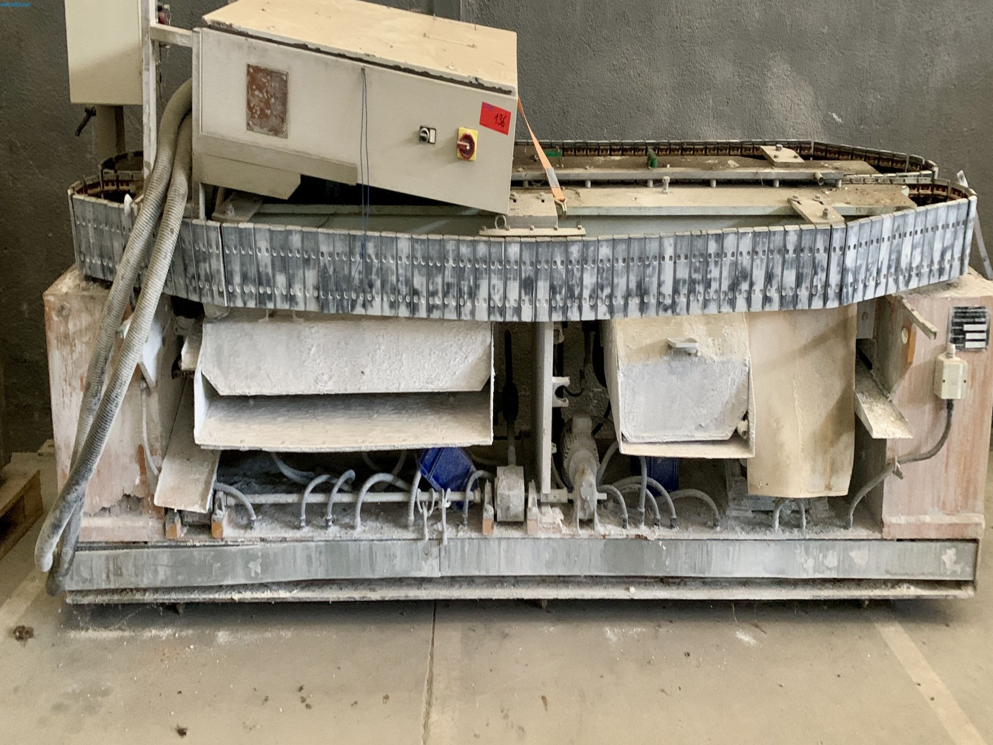 Sale of a complete warehouse of machinery for the glass industry in Spain-3