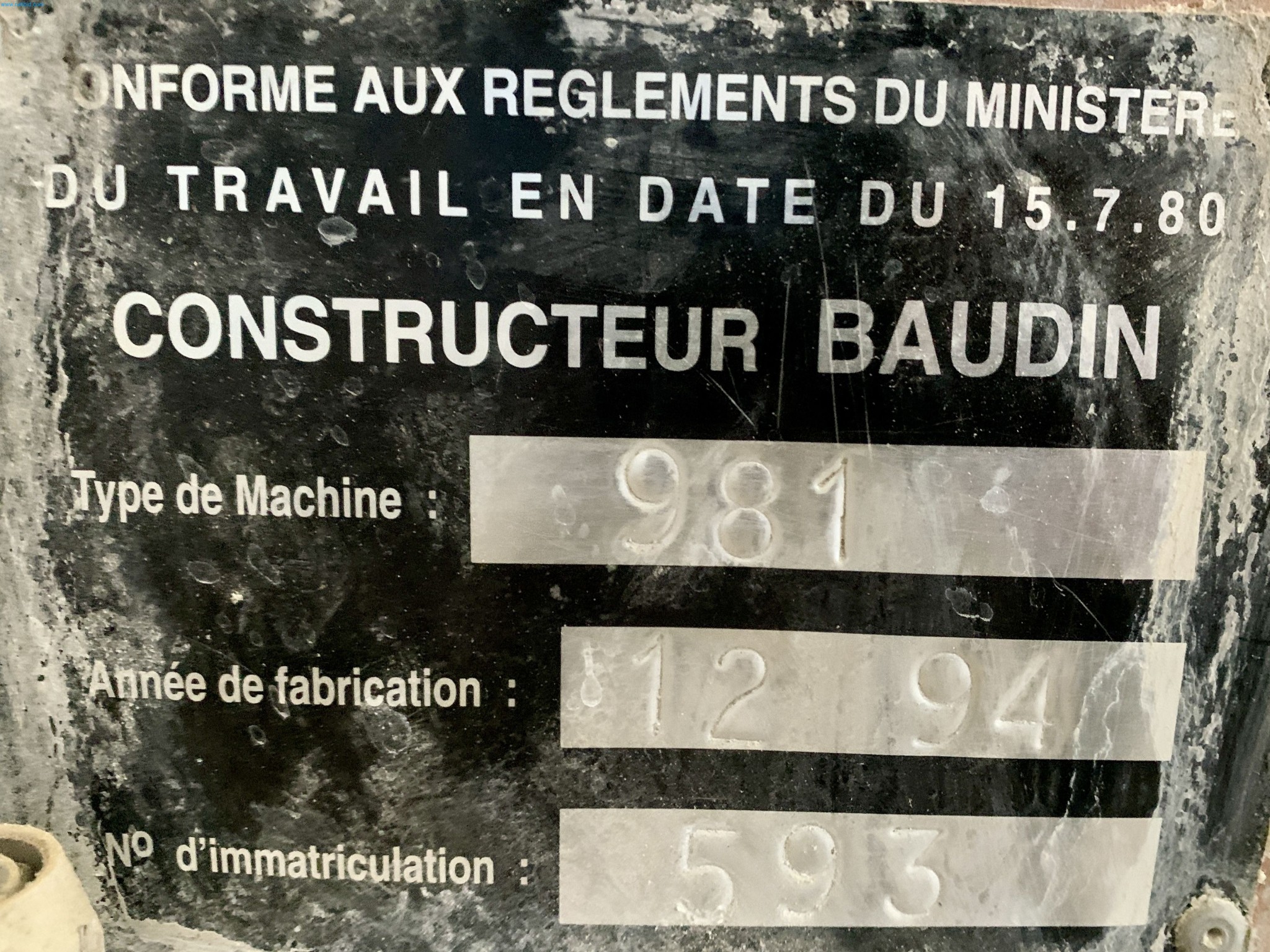 Sale of a complete warehouse of machinery for the glass industry in Spain-4