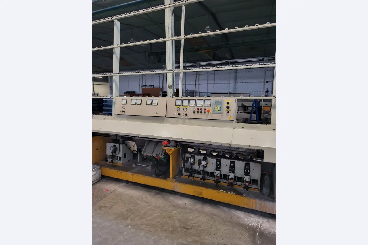 Sale of a complete warehouse of machinery for the glass industry in Spain-5