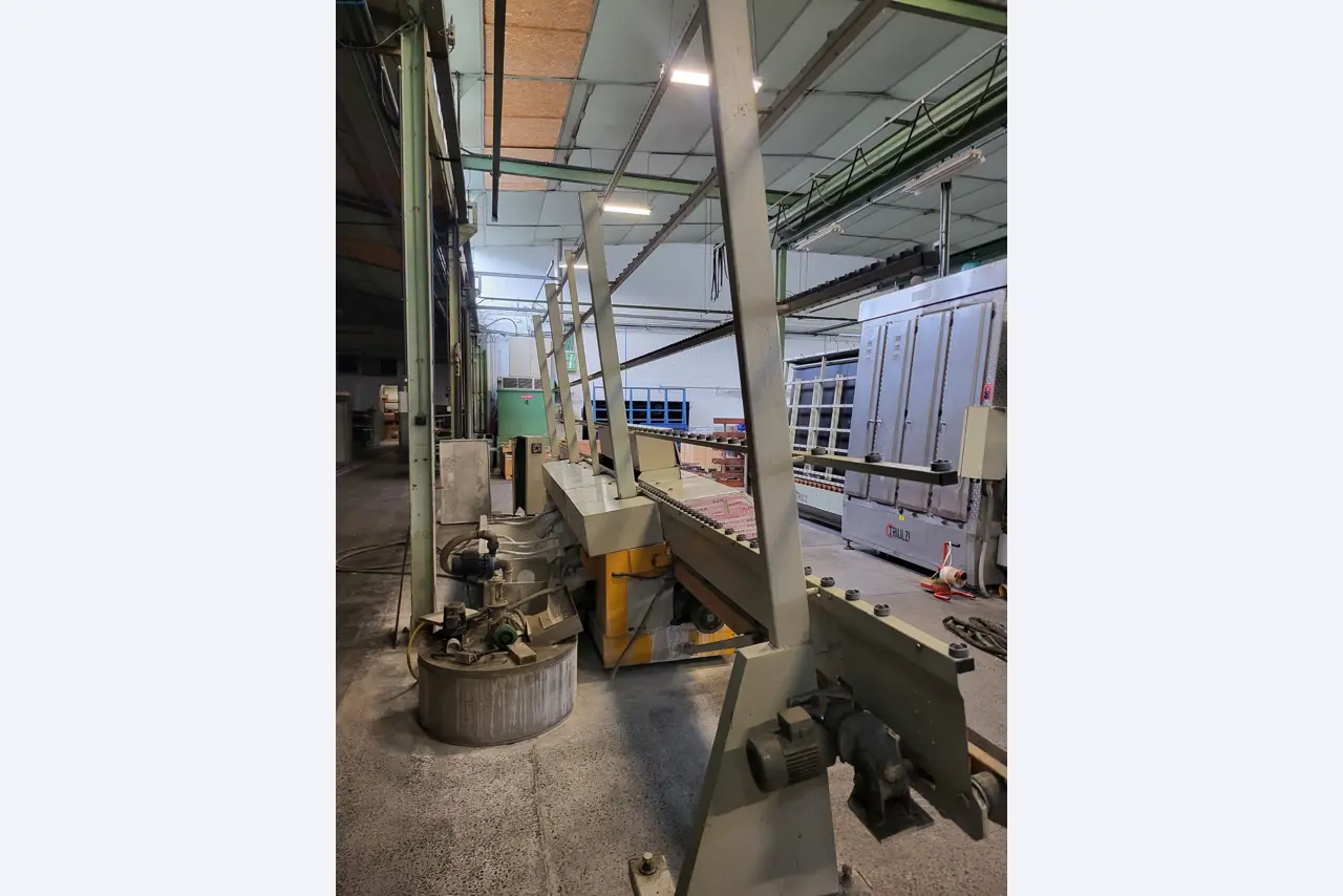 Sale of a complete warehouse of machinery for the glass industry in Spain-8