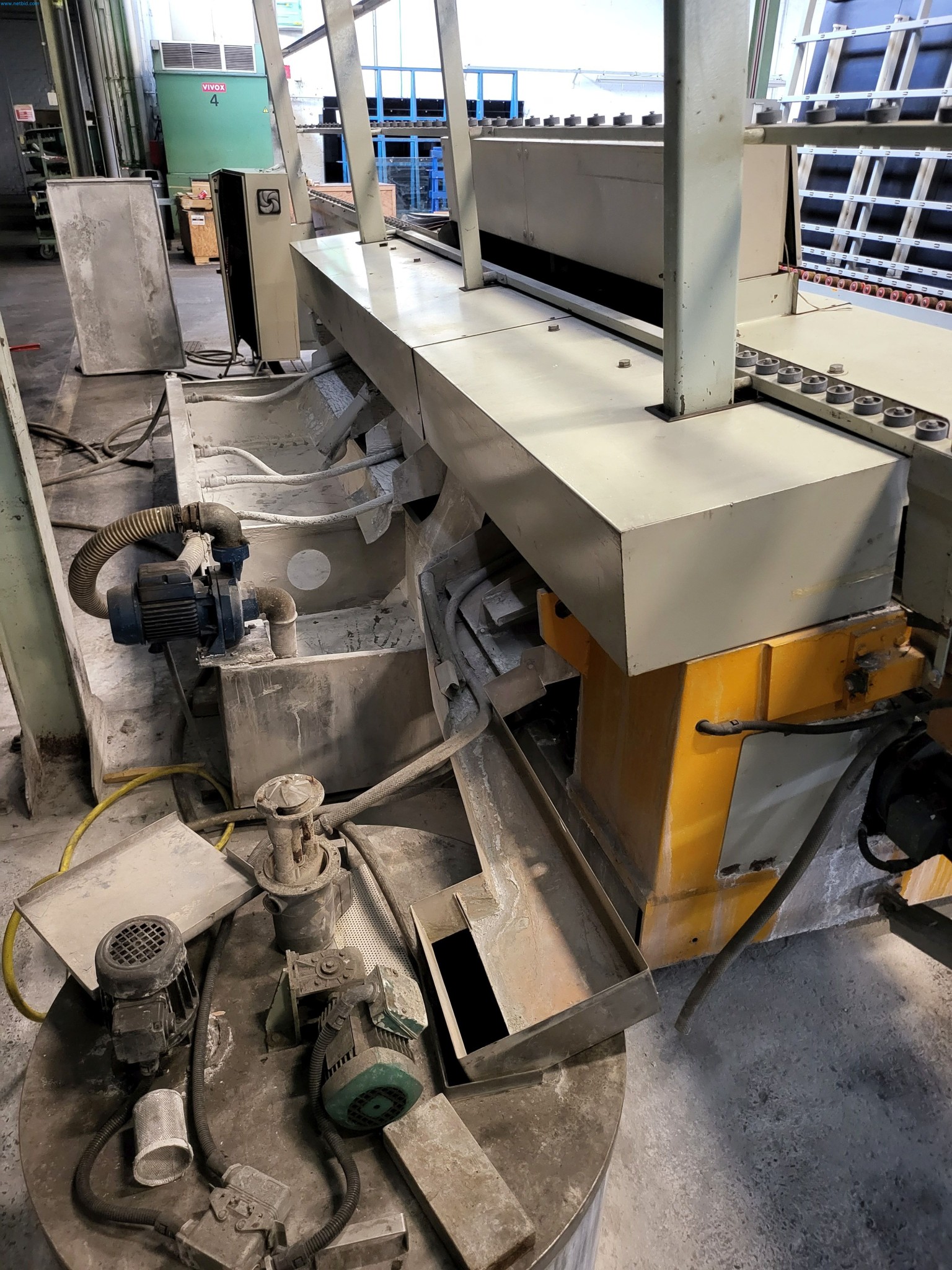 Sale of a complete warehouse of machinery for the glass industry in Spain-9