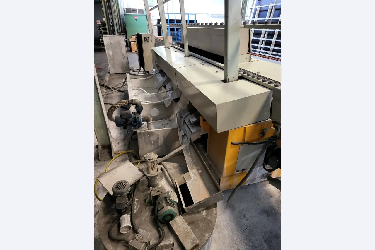 Sale of a complete warehouse of machinery for the glass industry in Spain-9