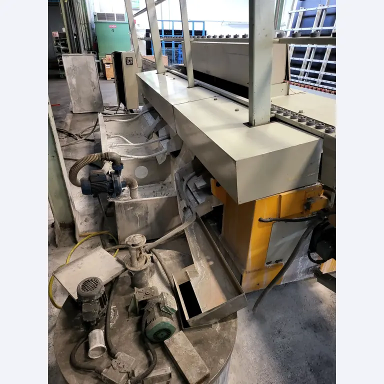 Sale of a complete warehouse of machinery for the glass industry in Spain-9