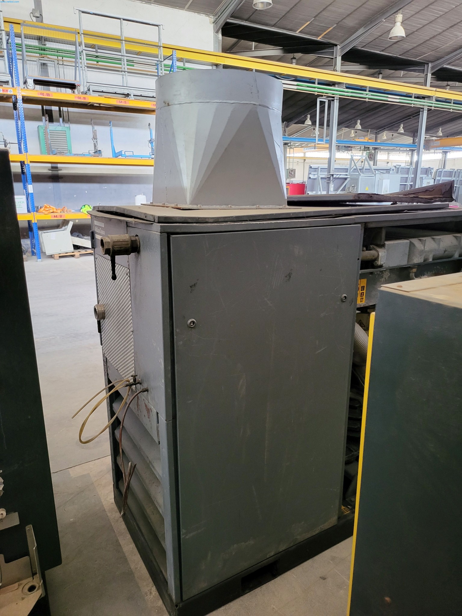 Sale of a complete warehouse of machinery for the glass industry in Spain-4