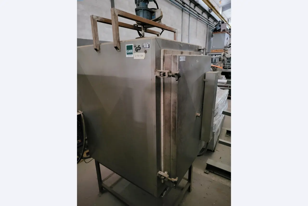 Sale of a complete warehouse of machinery for the glass industry in Spain-1