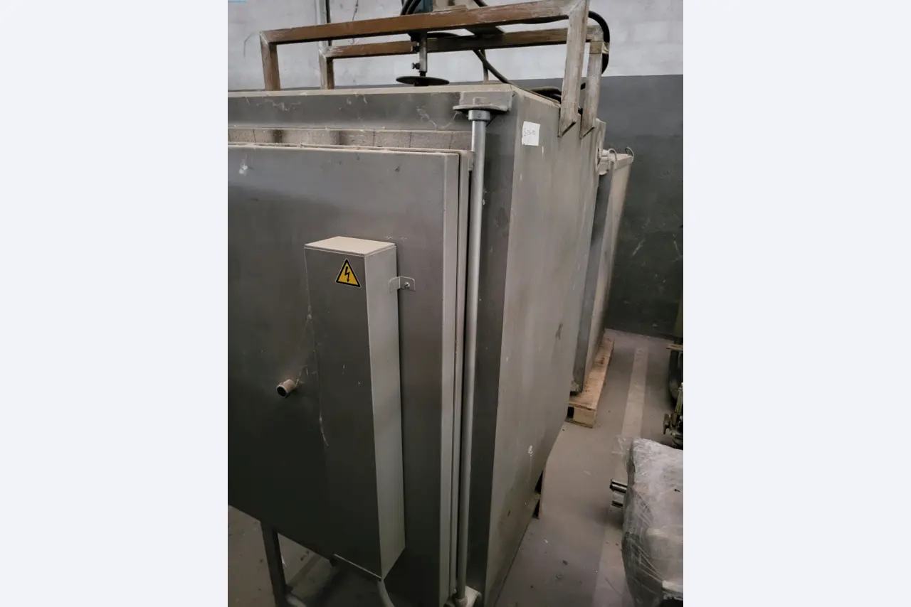 Sale of a complete warehouse of machinery for the glass industry in Spain-2