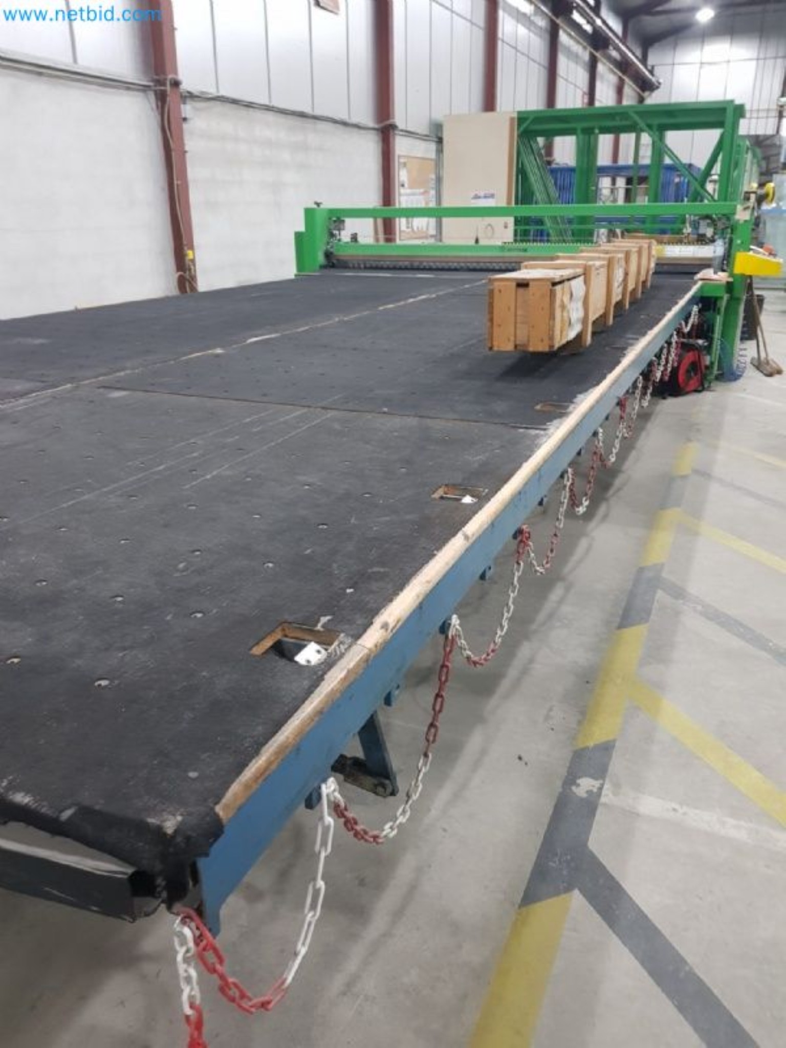 Sale of a complete warehouse of machinery for the glass industry in Spain-3