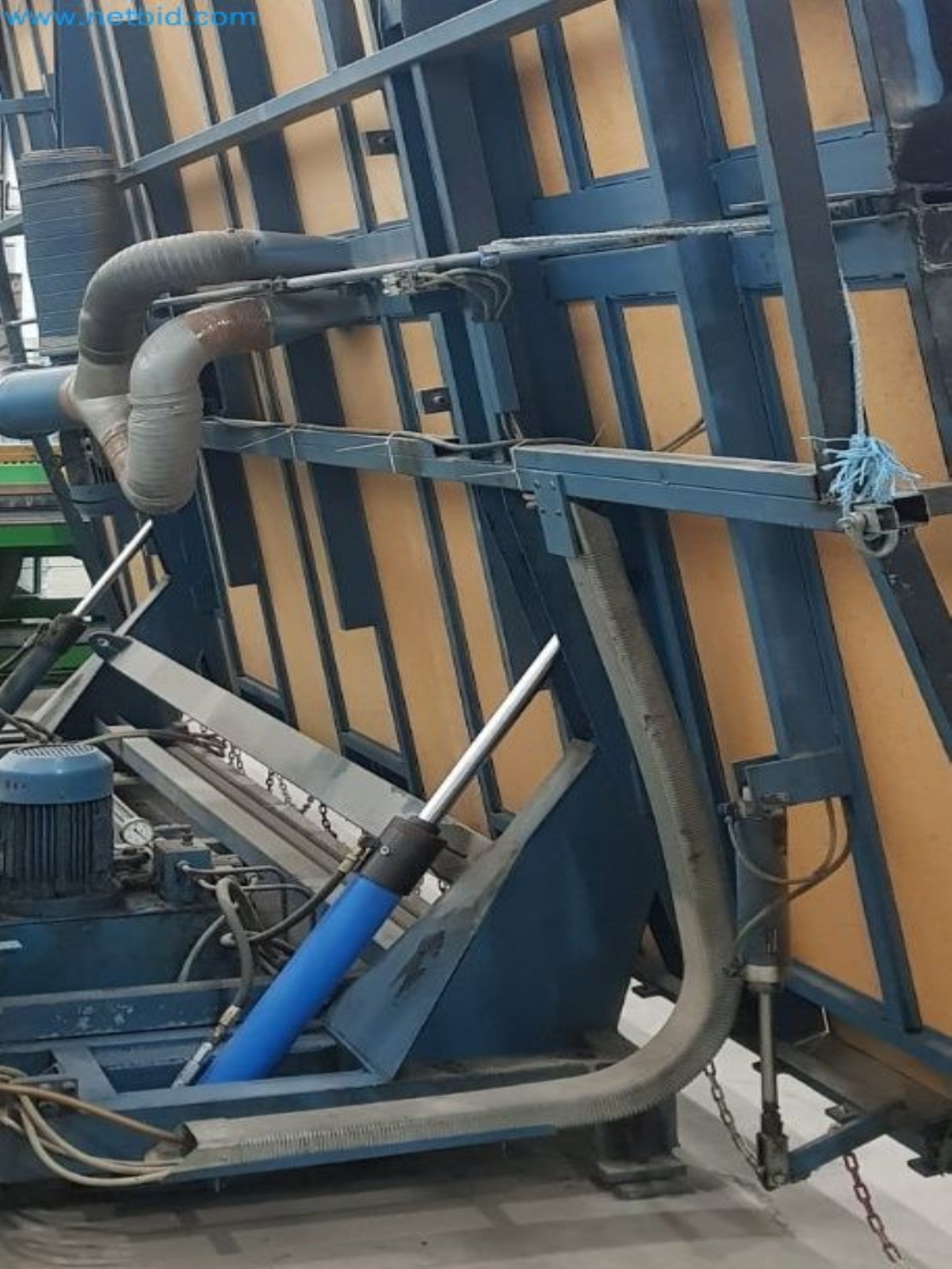 Sale of a complete warehouse of machinery for the glass industry in Spain-6