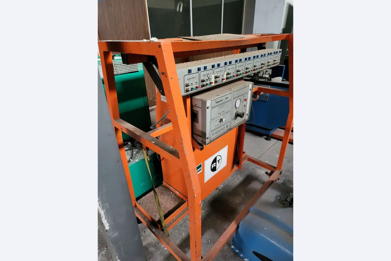 Sale of a complete warehouse of machinery for the glass industry in Spain-2