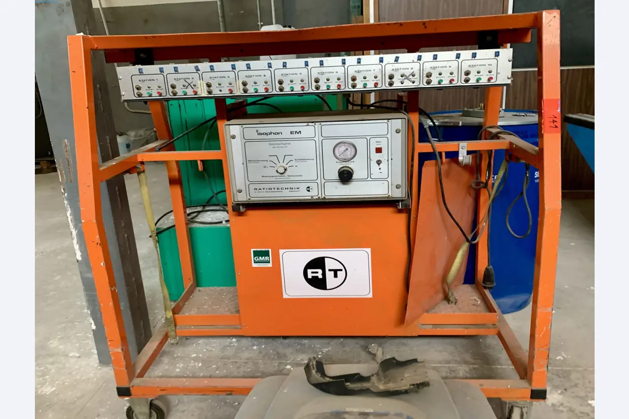 Sale of a complete warehouse of machinery for the glass industry in Spain-3