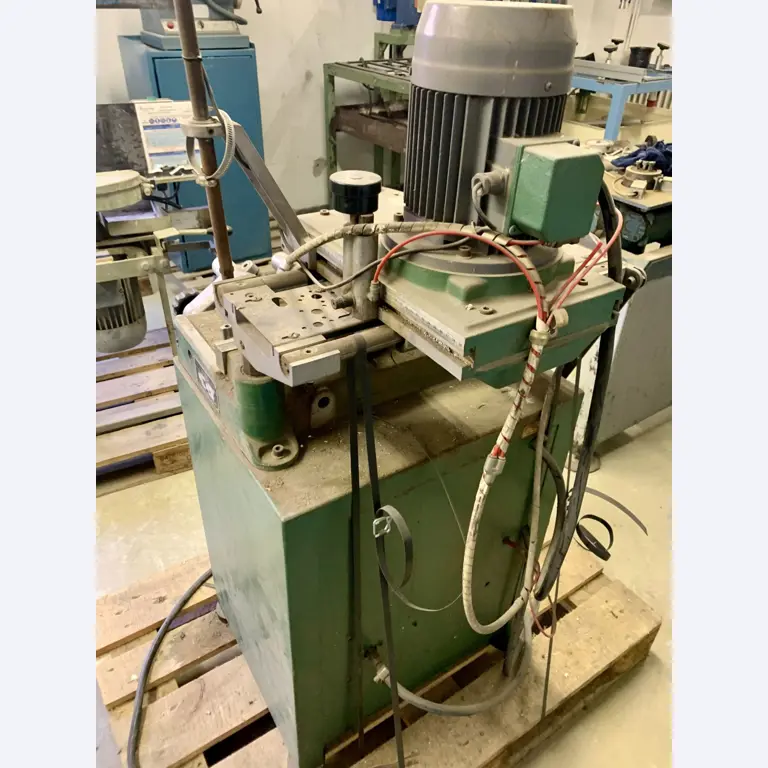 Sale of a complete warehouse of machinery for the glass industry in Spain-1