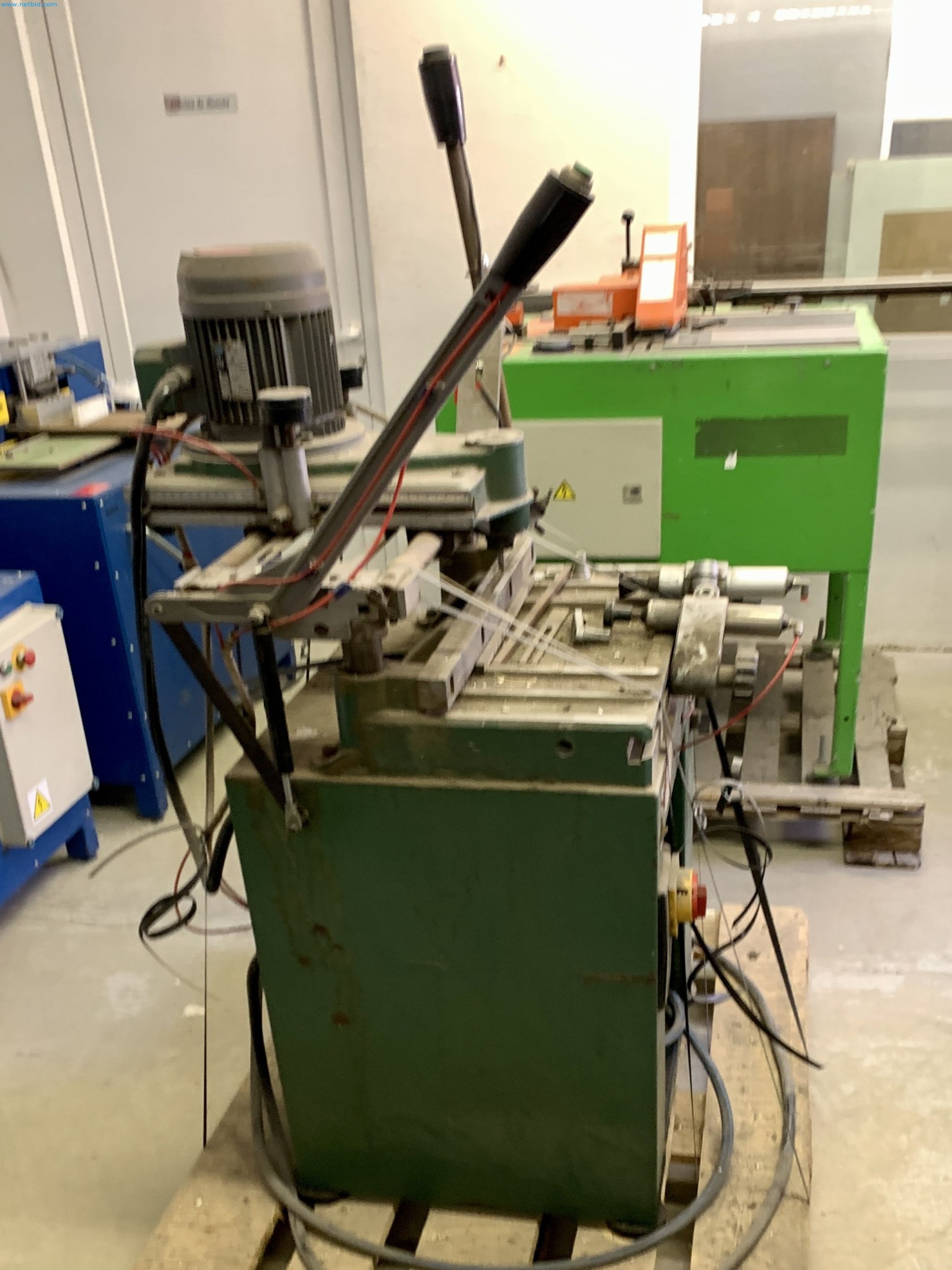 Sale of a complete warehouse of machinery for the glass industry in Spain-2