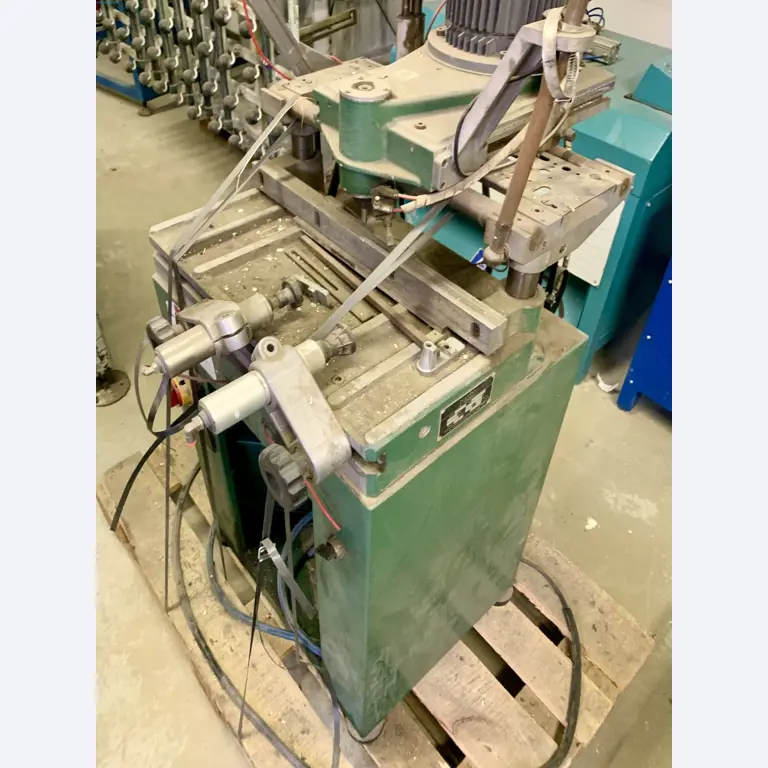 Sale of a complete warehouse of machinery for the glass industry in Spain-3