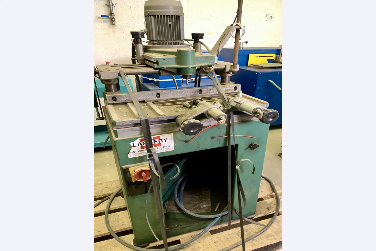 Sale of a complete warehouse of machinery for the glass industry in Spain-6