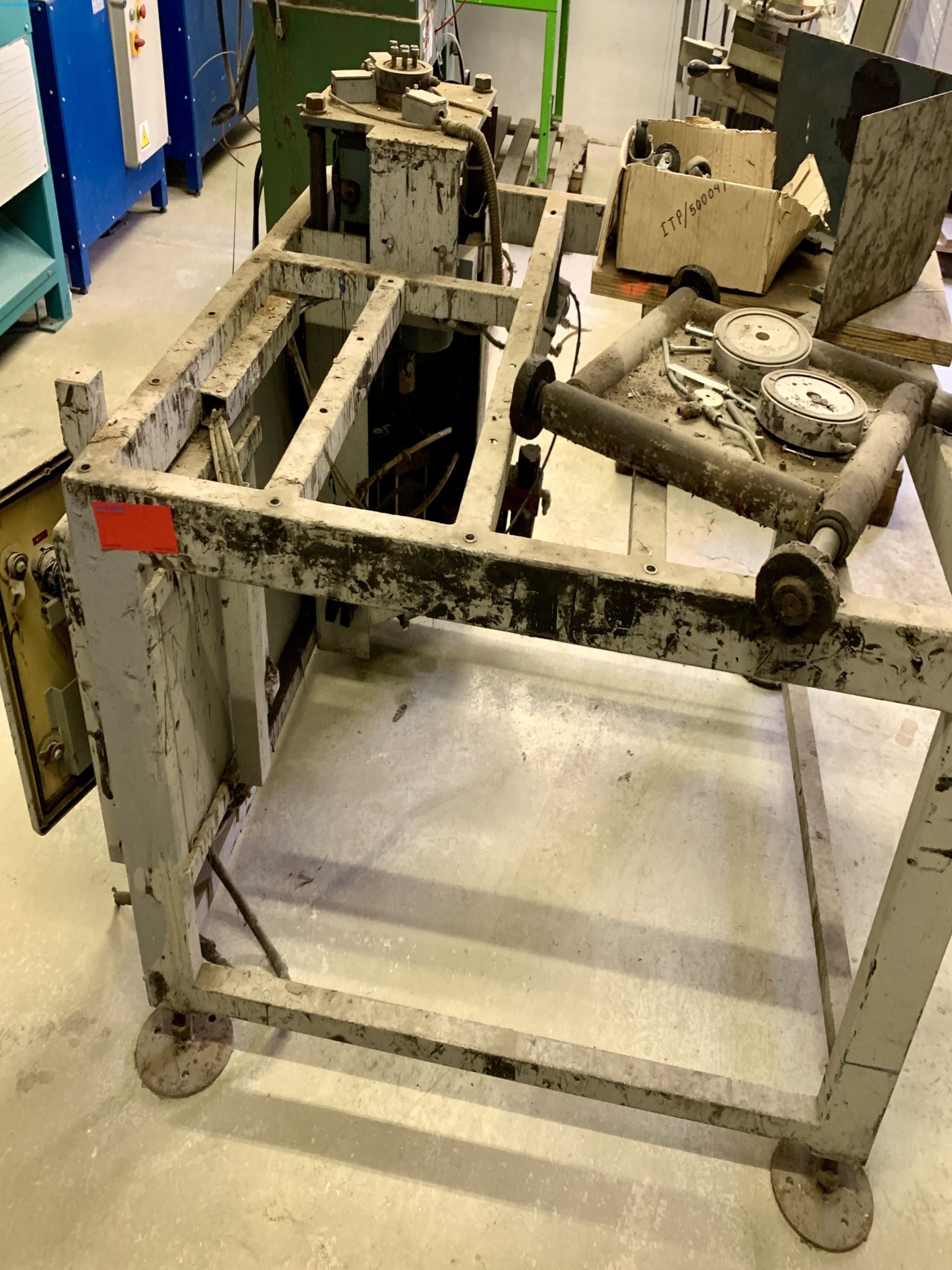 Sale of a complete warehouse of machinery for the glass industry in Spain-1