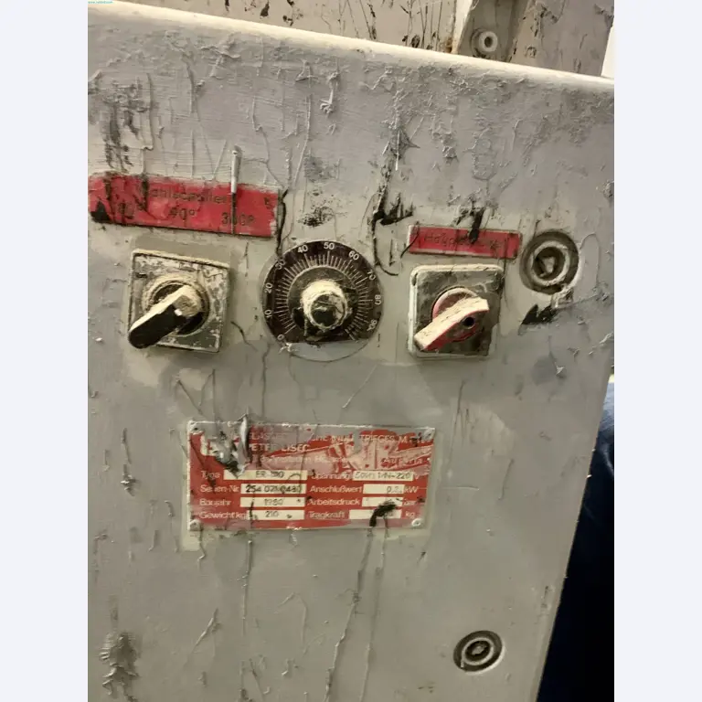 Sale of a complete warehouse of machinery for the glass industry in Spain-3