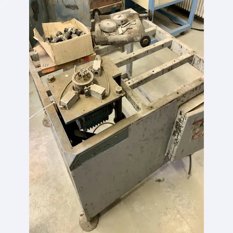 Sale of a complete warehouse of machinery for the glass industry in Spain-5