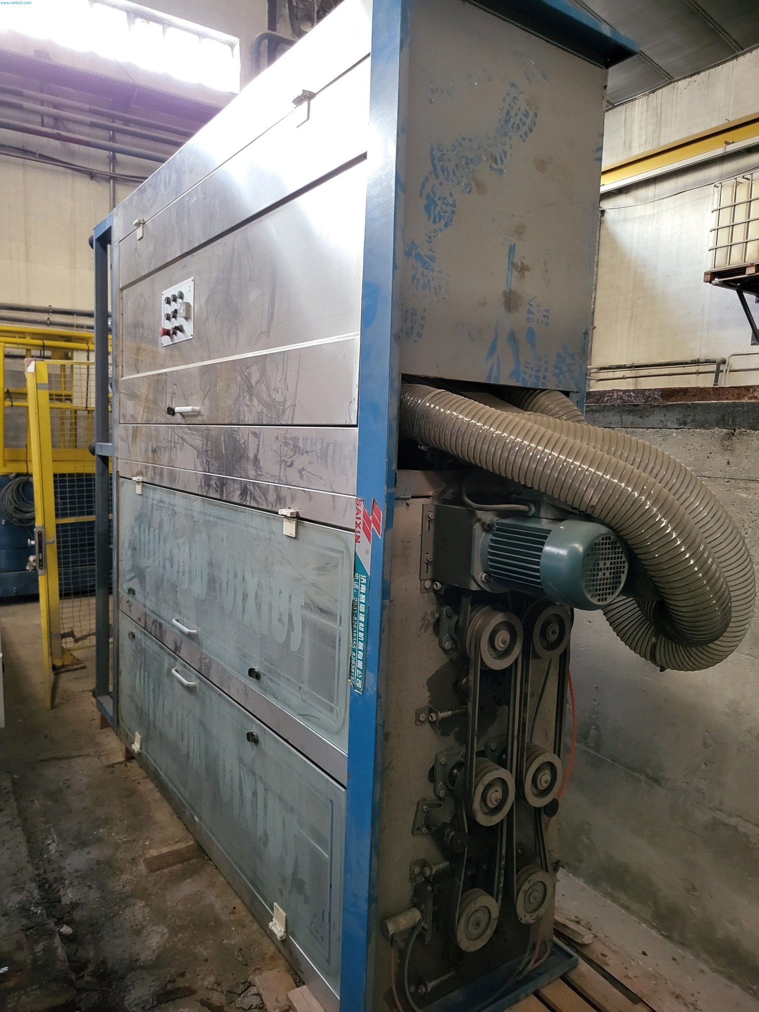 Sale of a complete warehouse of machinery for the glass industry in Spain-4