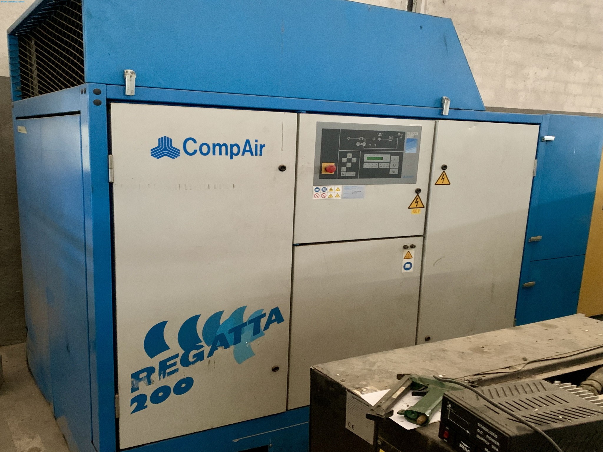 Sale of a complete warehouse of machinery for the glass industry in Spain-3