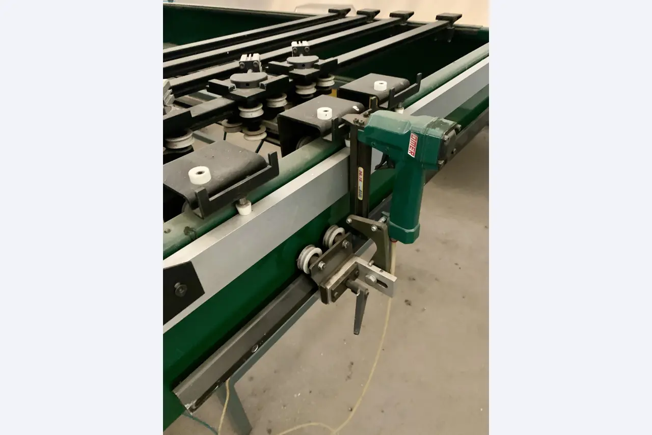 Sale of a complete warehouse of machinery for the glass industry in Spain-2