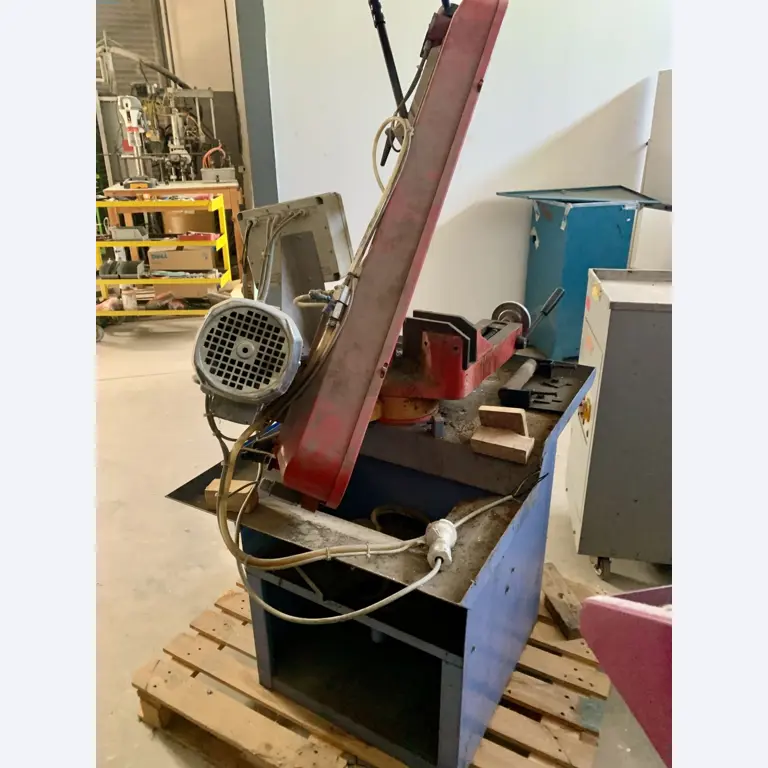 Sale of a complete warehouse of machinery for the glass industry in Spain-2