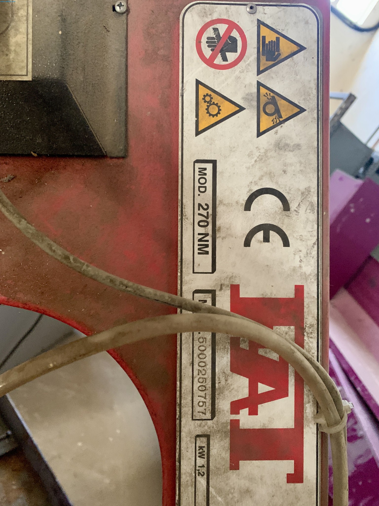 Sale of a complete warehouse of machinery for the glass industry in Spain-3