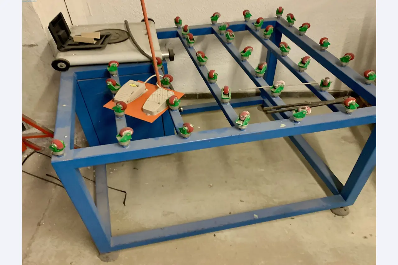 Venta de un almacén completo de maquinaria para la producción de vidrio en España-1