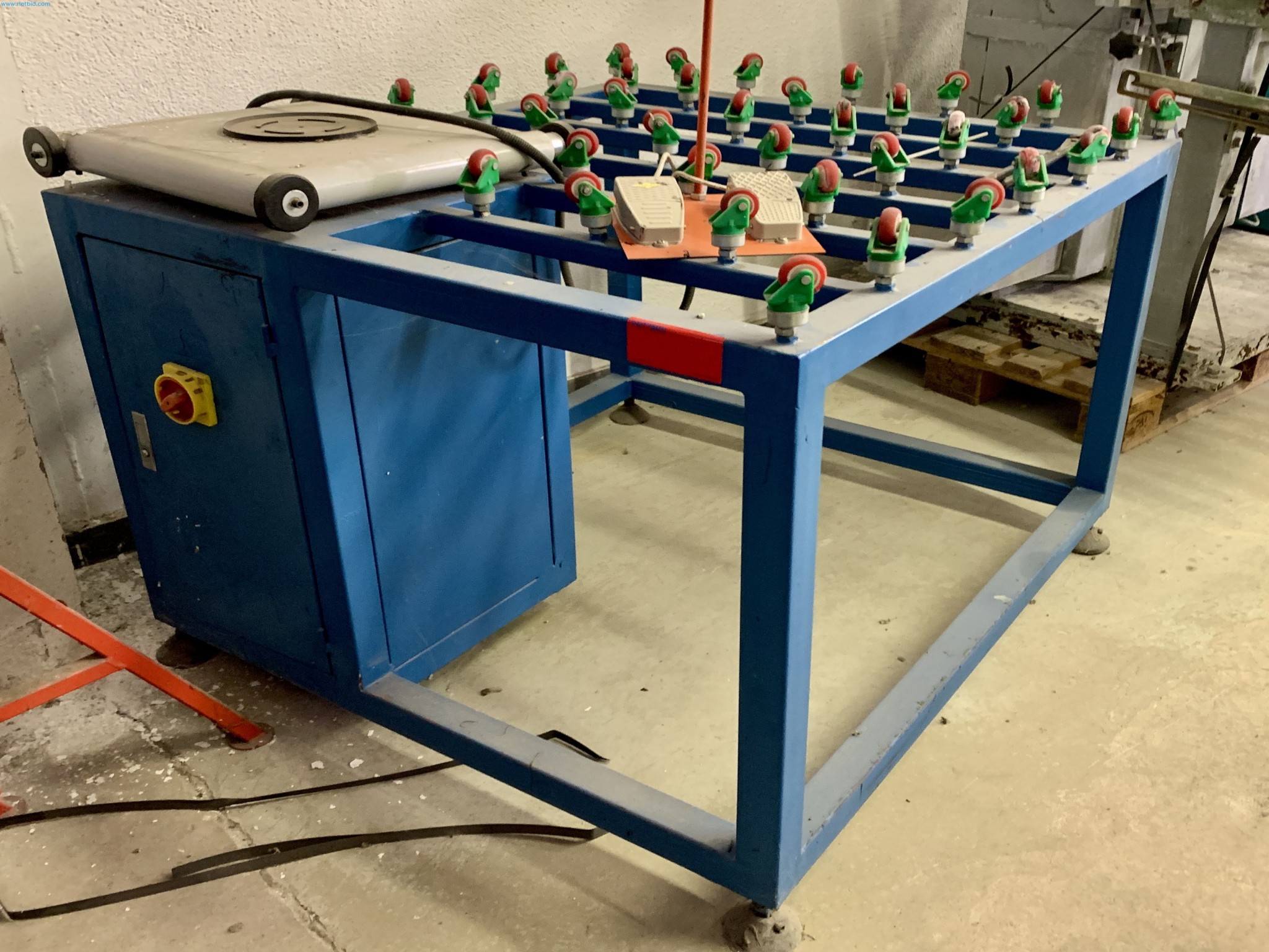 Sale of a complete warehouse of machinery for the glass industry in Spain-5