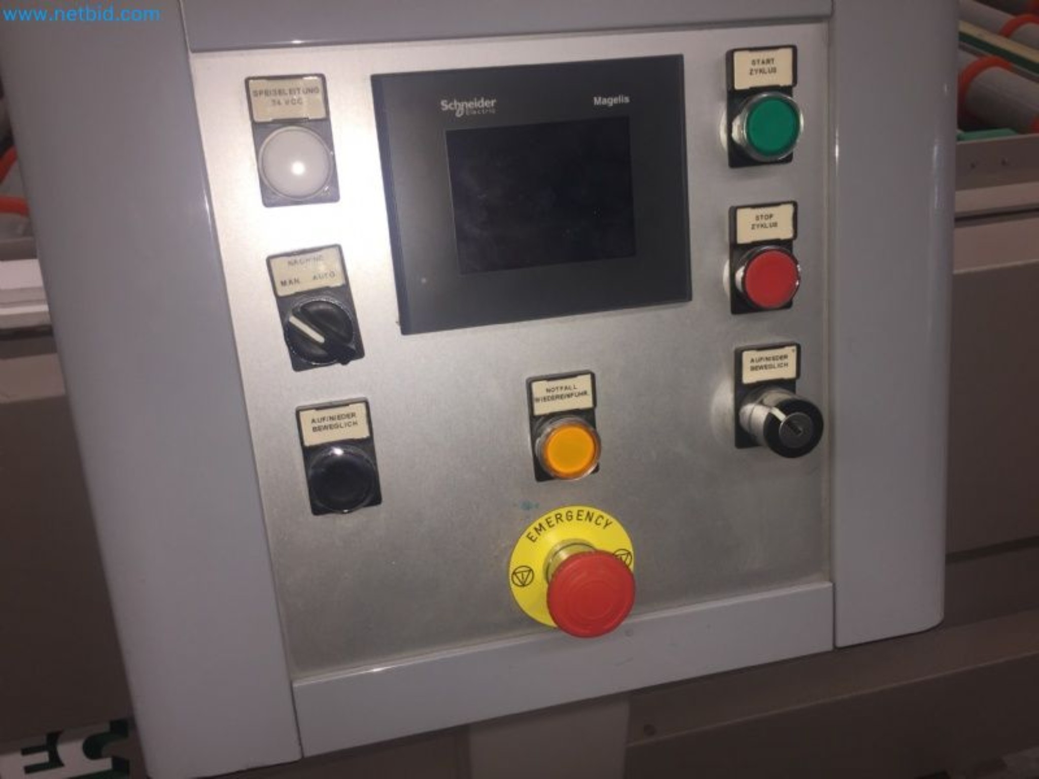 Sale of a complete warehouse of machinery for the glass industry in Spain-13