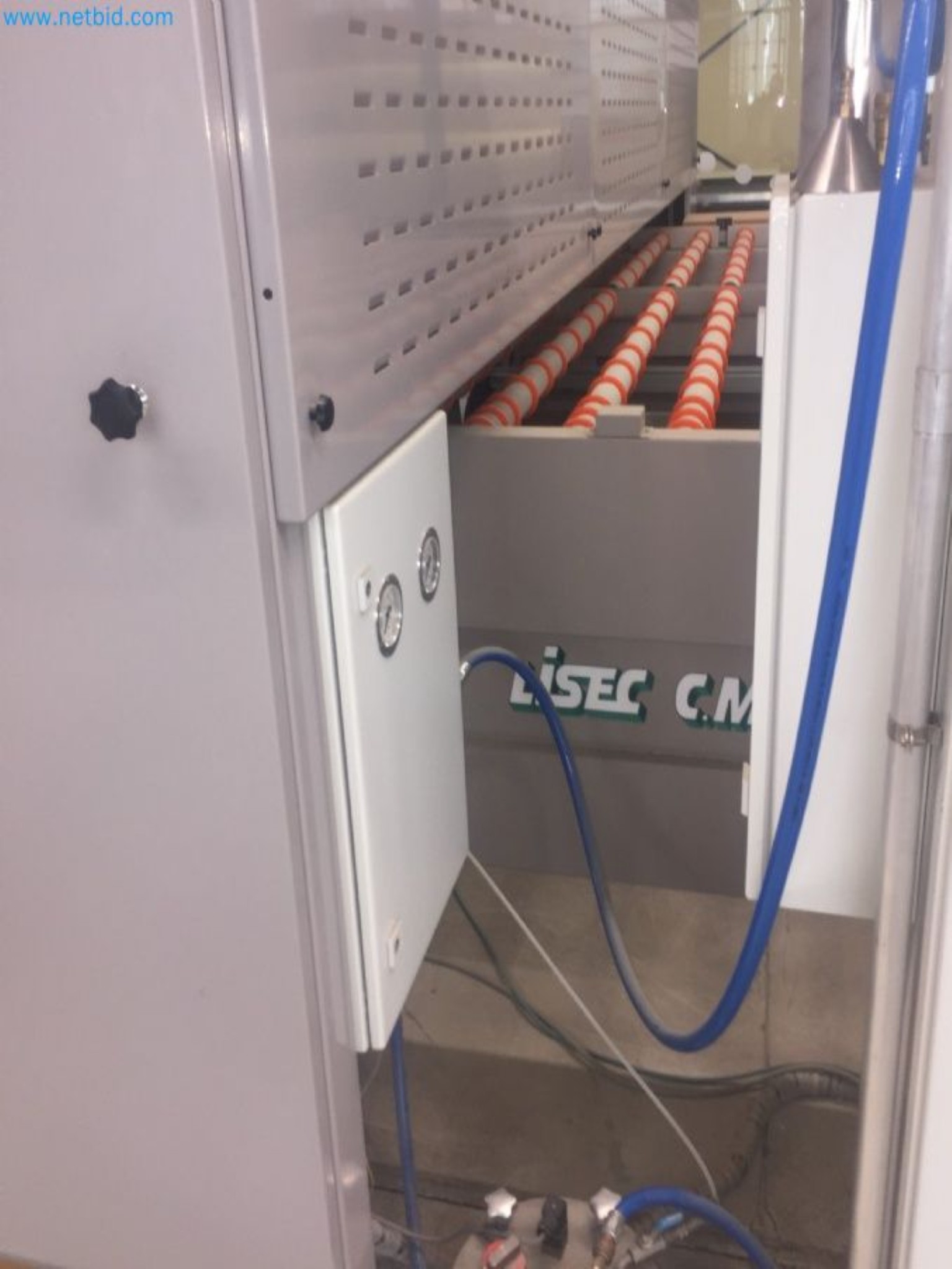 Sale of a complete warehouse of machinery for the glass industry in Spain-4