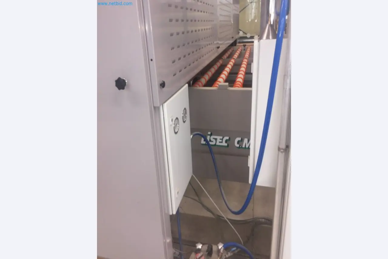 Sale of a complete warehouse of machinery for the glass industry in Spain-4