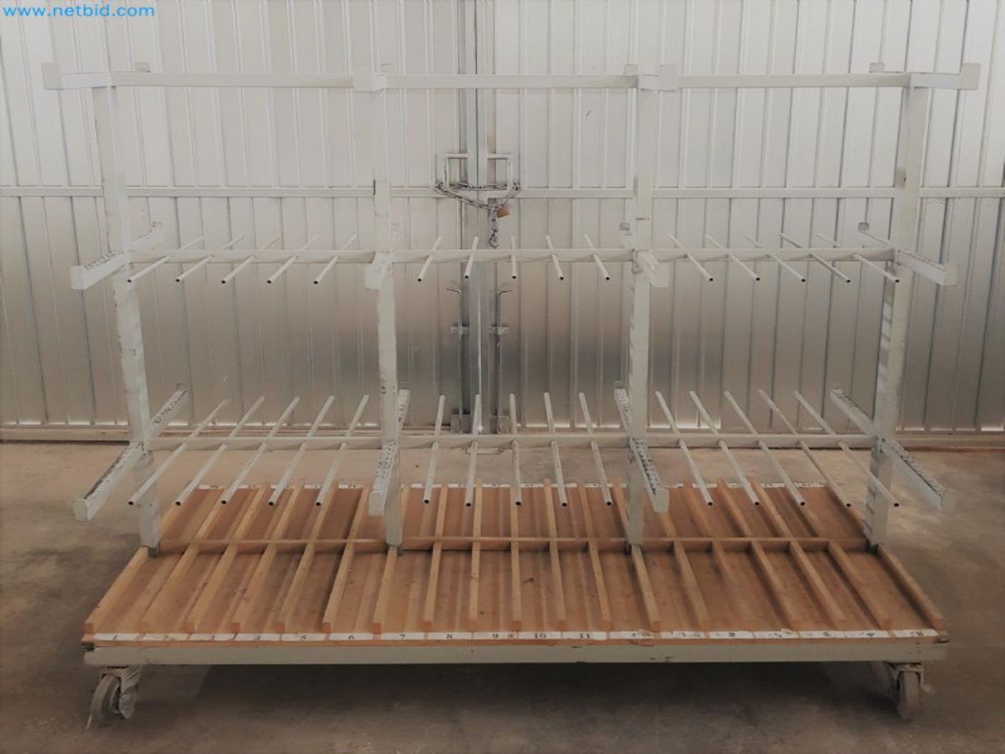 Sale of a complete warehouse of machinery for the glass industry in Spain-1