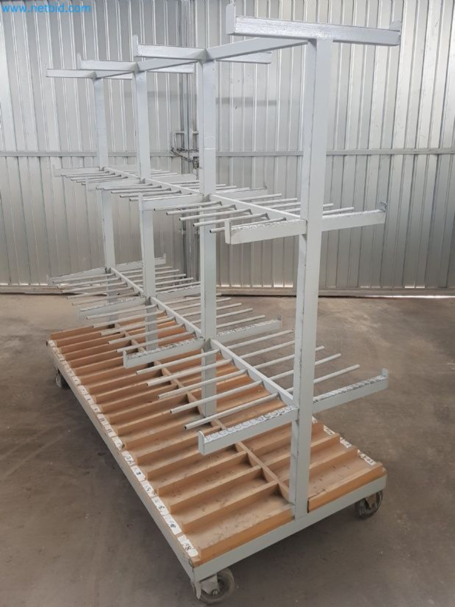 Sale of a complete warehouse of machinery for the glass industry in Spain-2