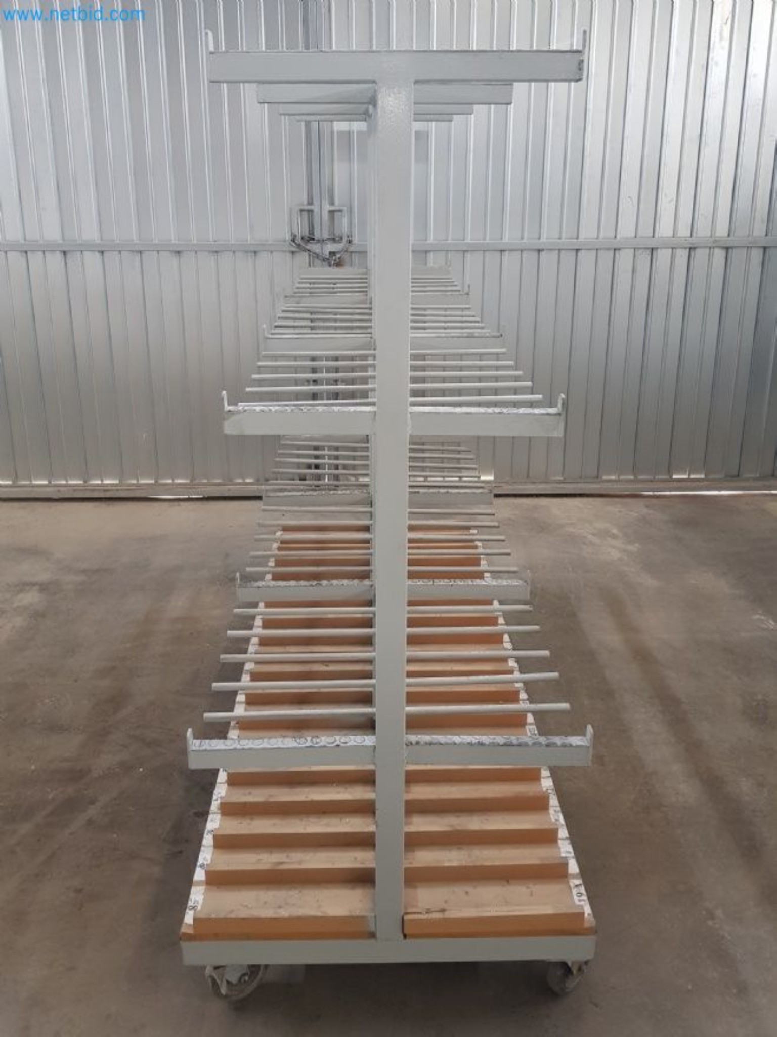 Sale of a complete warehouse of machinery for the glass industry in Spain-3