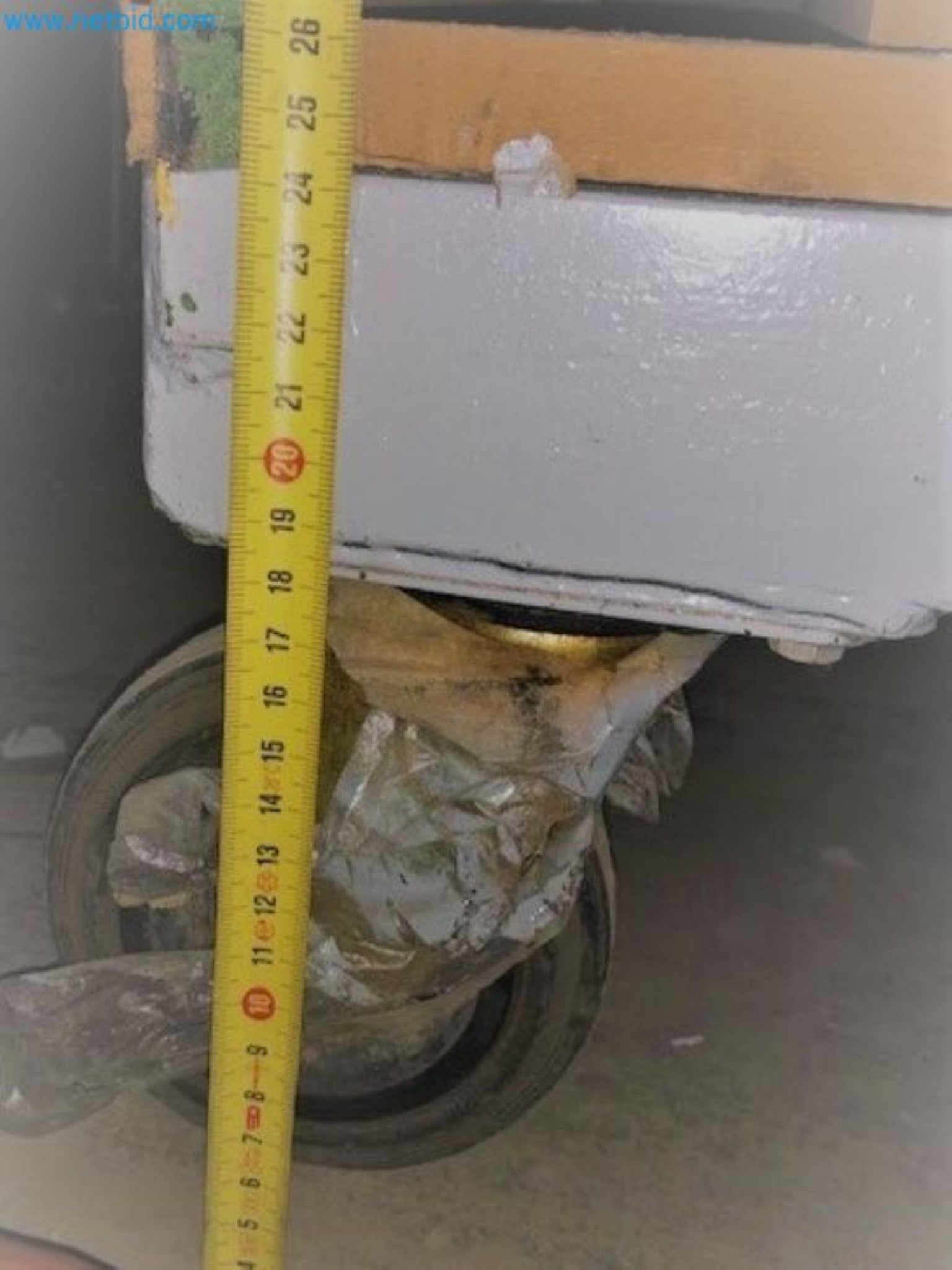 Sale of a complete warehouse of machinery for the glass industry in Spain-5