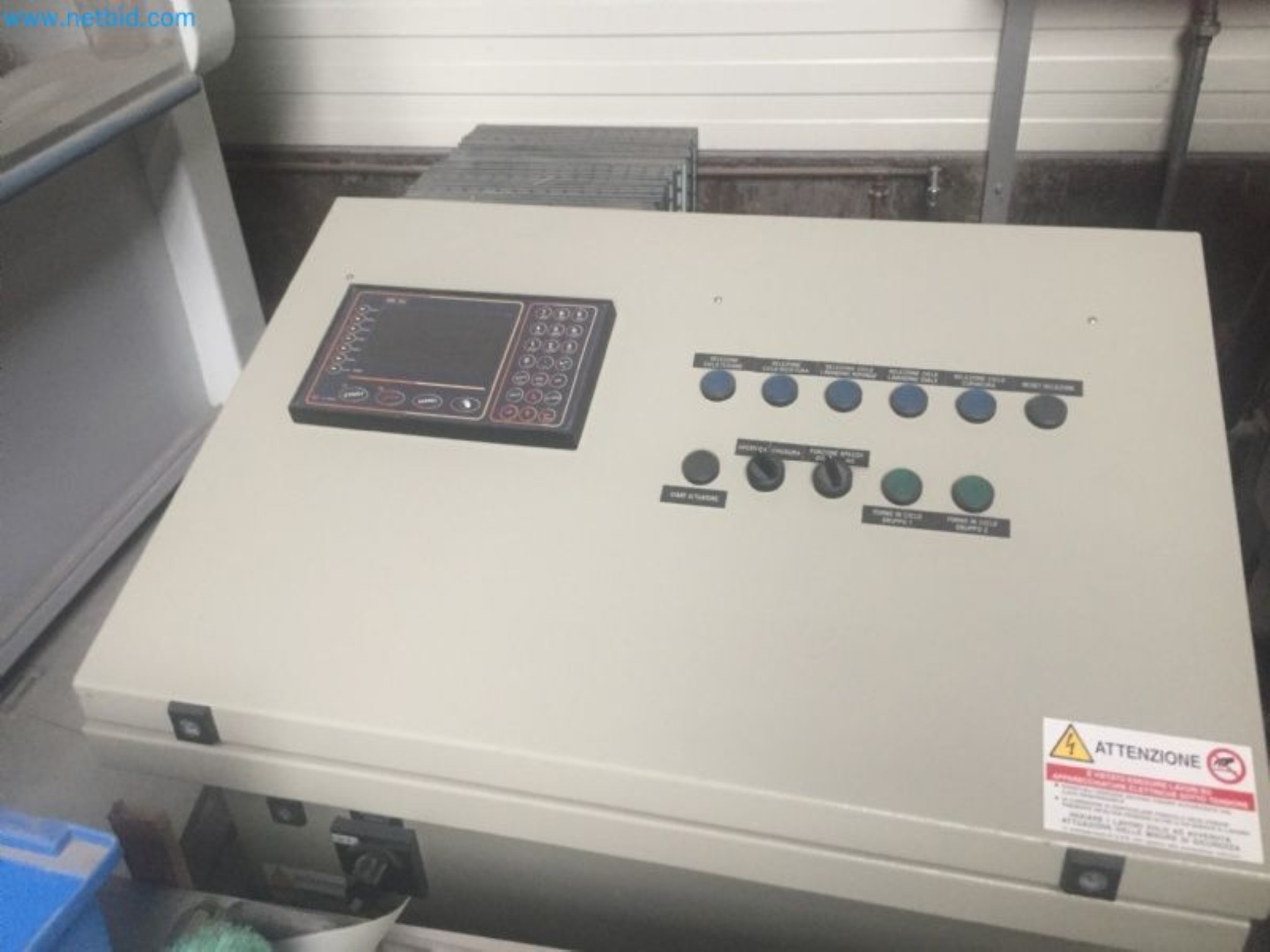 Sale of a complete warehouse of machinery for the glass industry in Spain-10