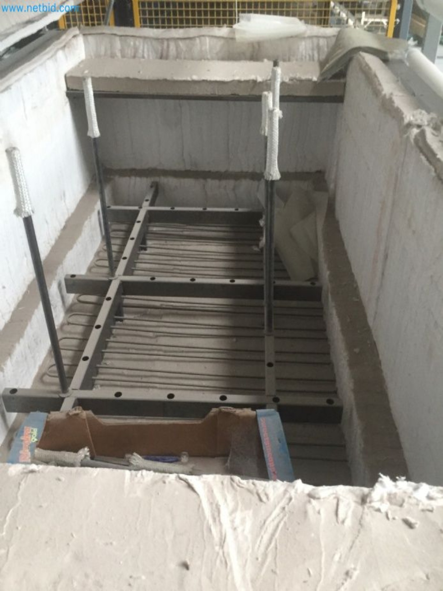 Sale of a complete warehouse of machinery for the glass industry in Spain-11