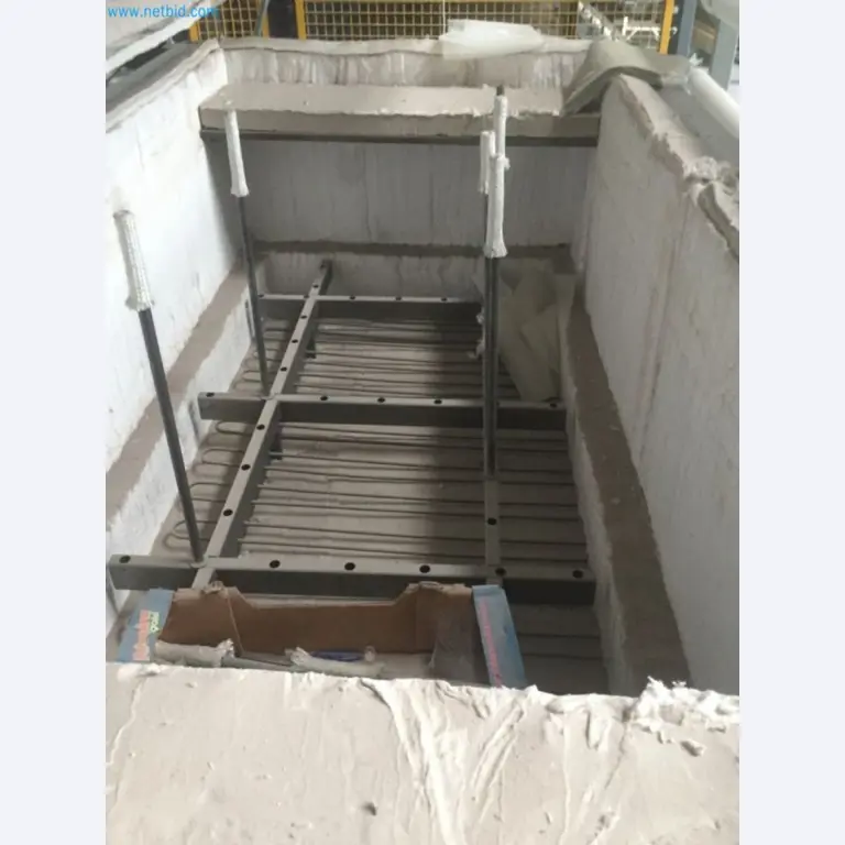 Sale of a complete warehouse of machinery for the glass industry in Spain-11